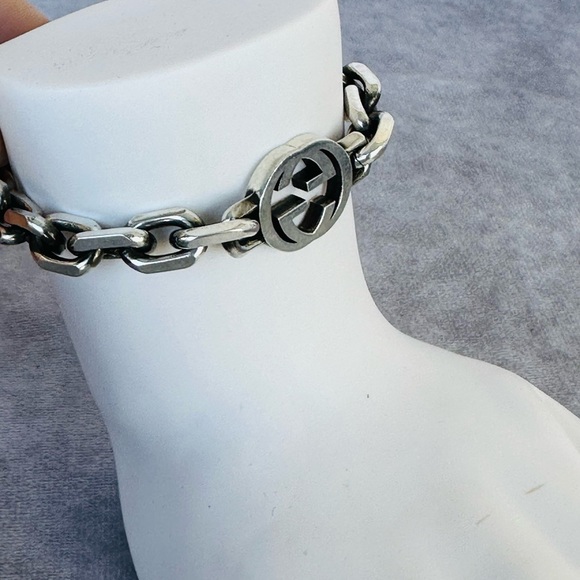 Gucci Interlocking GG Sterling Silver Chain Bracelet - Picture 3 of 8